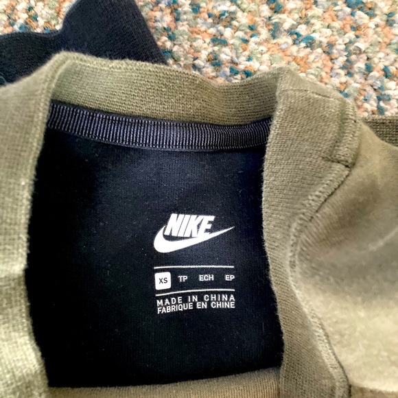 Rare Nike Sportswear Club Colourblock Crewneck Sweater - Women’s XS - Picture 3 of 3